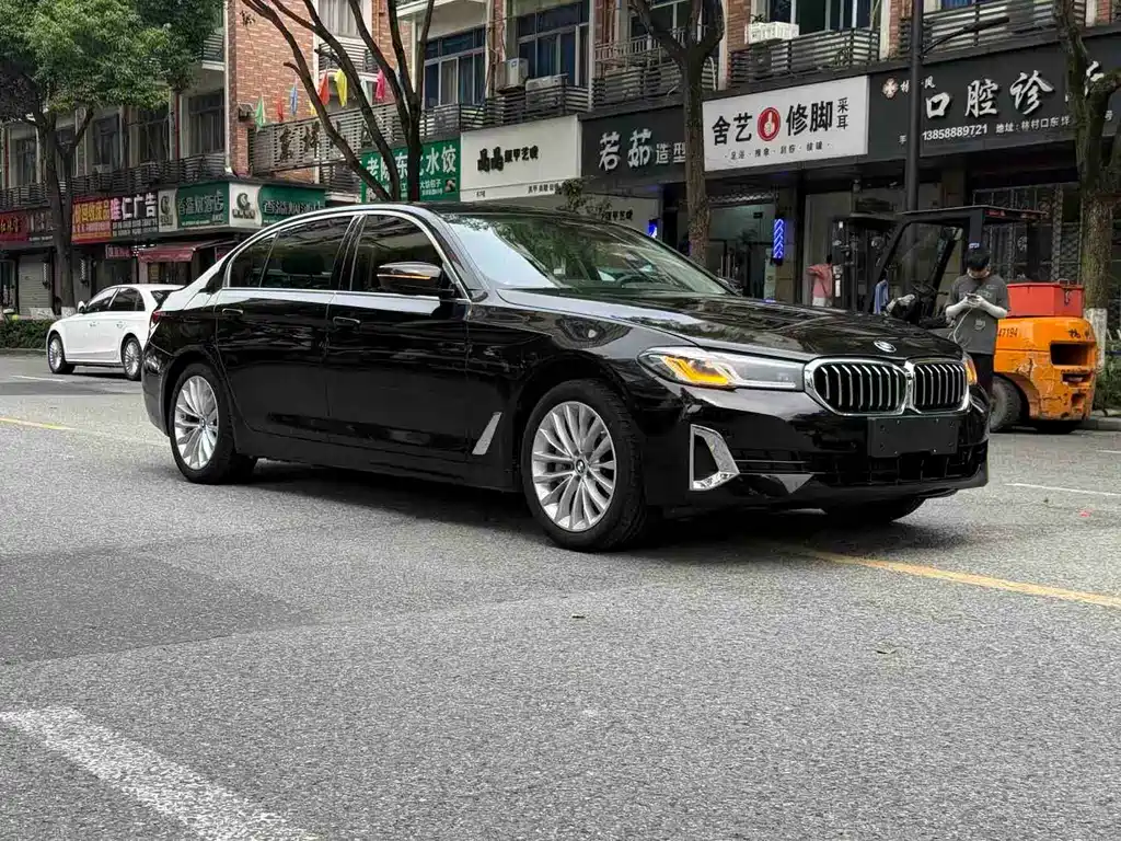 BMW 5 Series New Energy 2021 — фото 3
