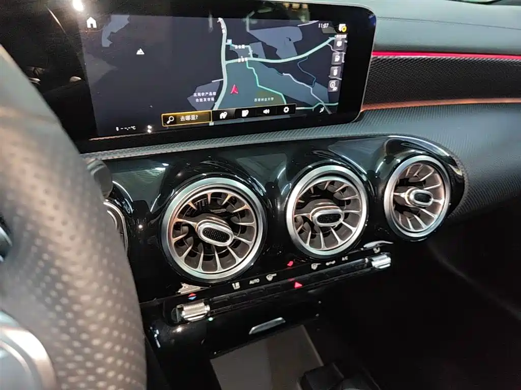 Mercedes-Benz A-Class 2020 — фото 13