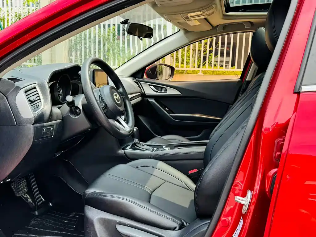 Mazda 3 Axela 2017 — фото 4