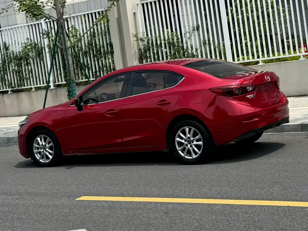 Mazda 3 Axela 2017 — фото 3