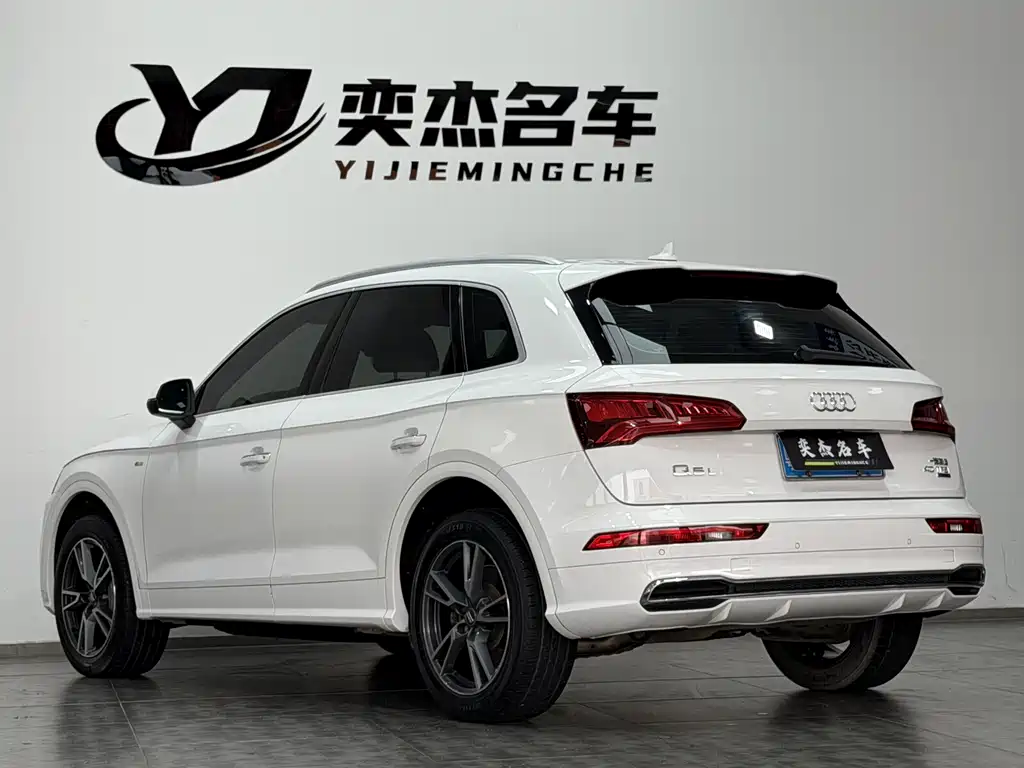 Audi Q5L 2019 — фото 10