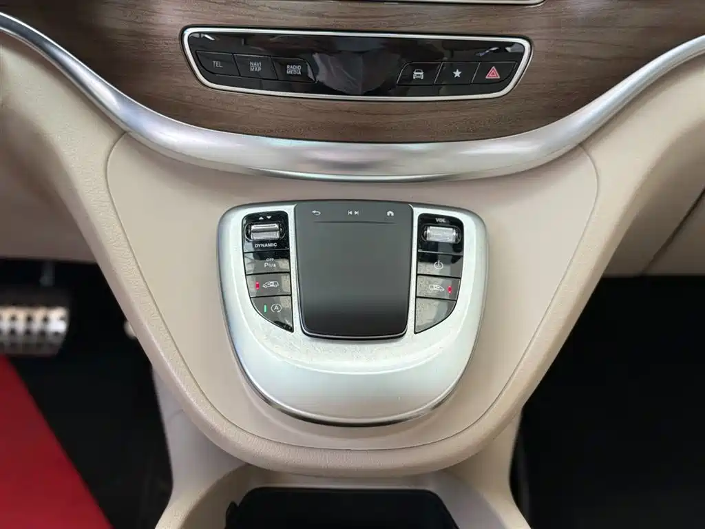 Mercedes-Benz V-Class 2023 — фото 20
