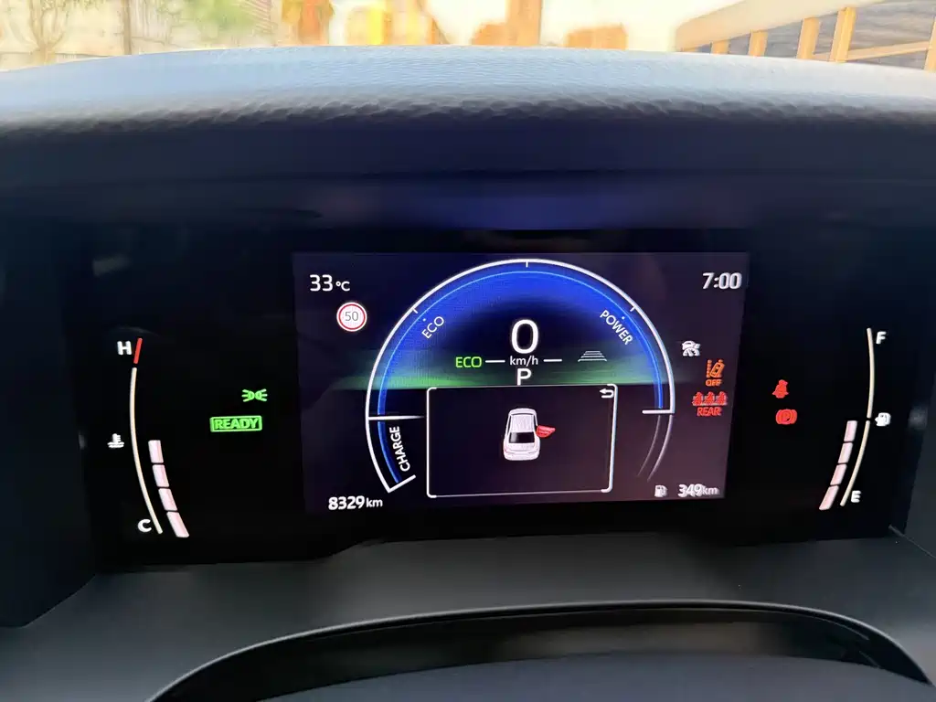 Toyota Camry 2025 — фото 13