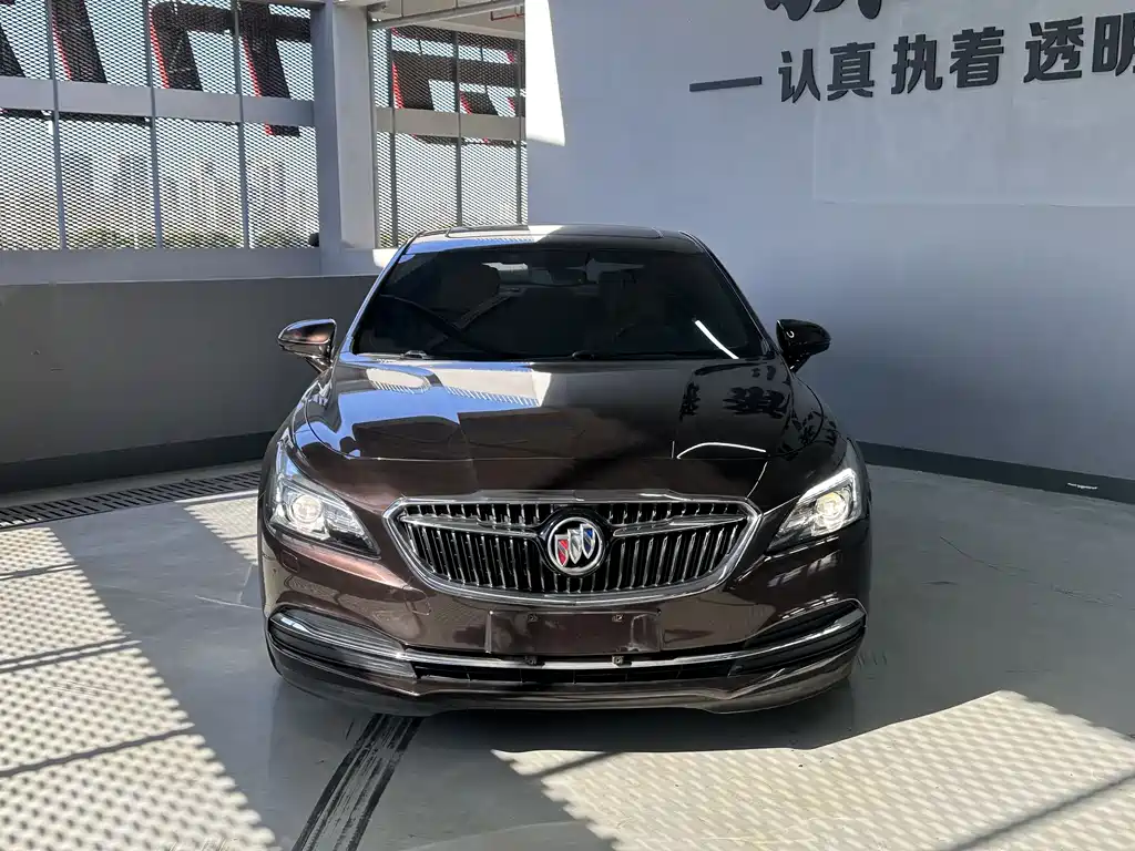 Buick LaCrosse 2017 — фото 2