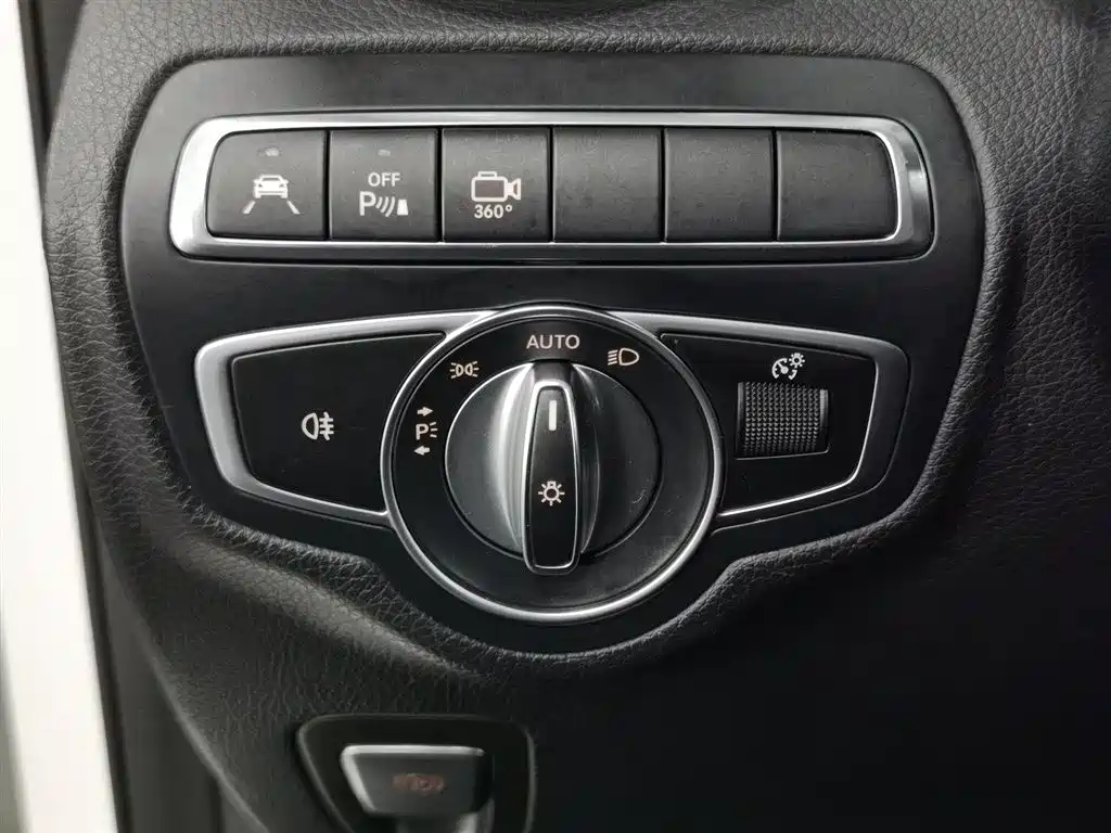 Mercedes-Benz GLC 2018 — фото 21