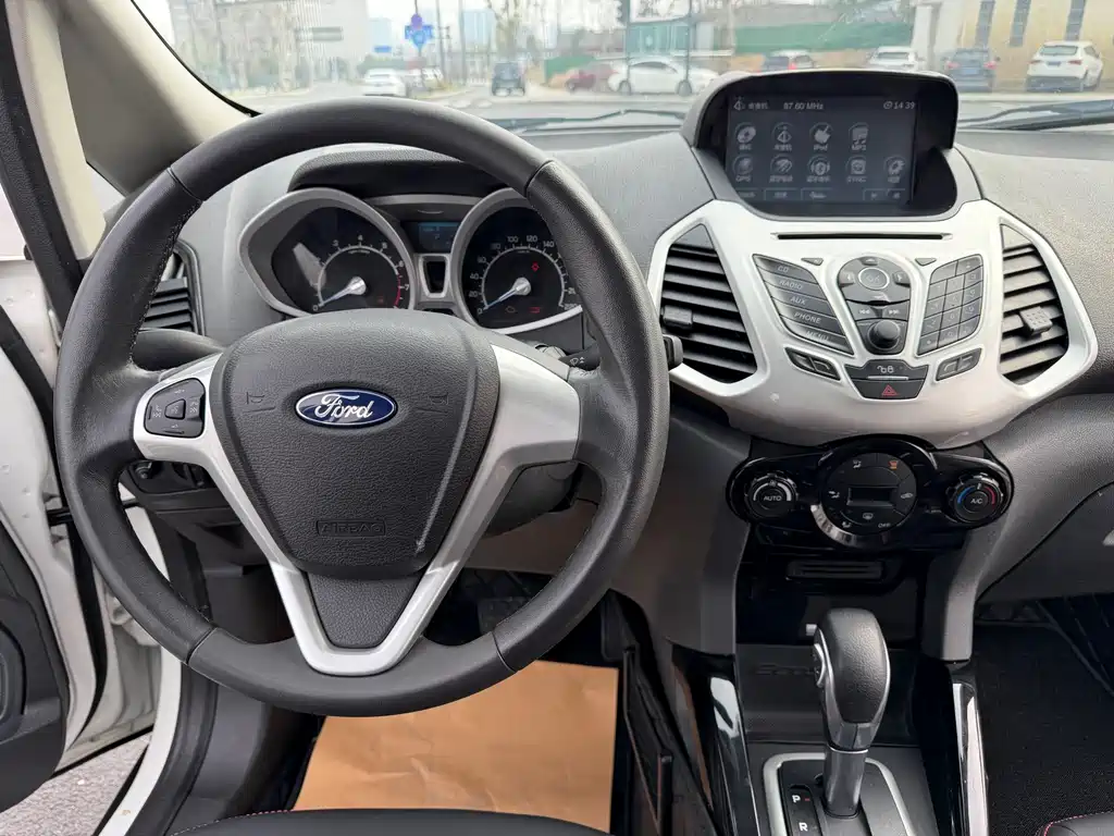 Ford Ecosport 2014 — фото 18