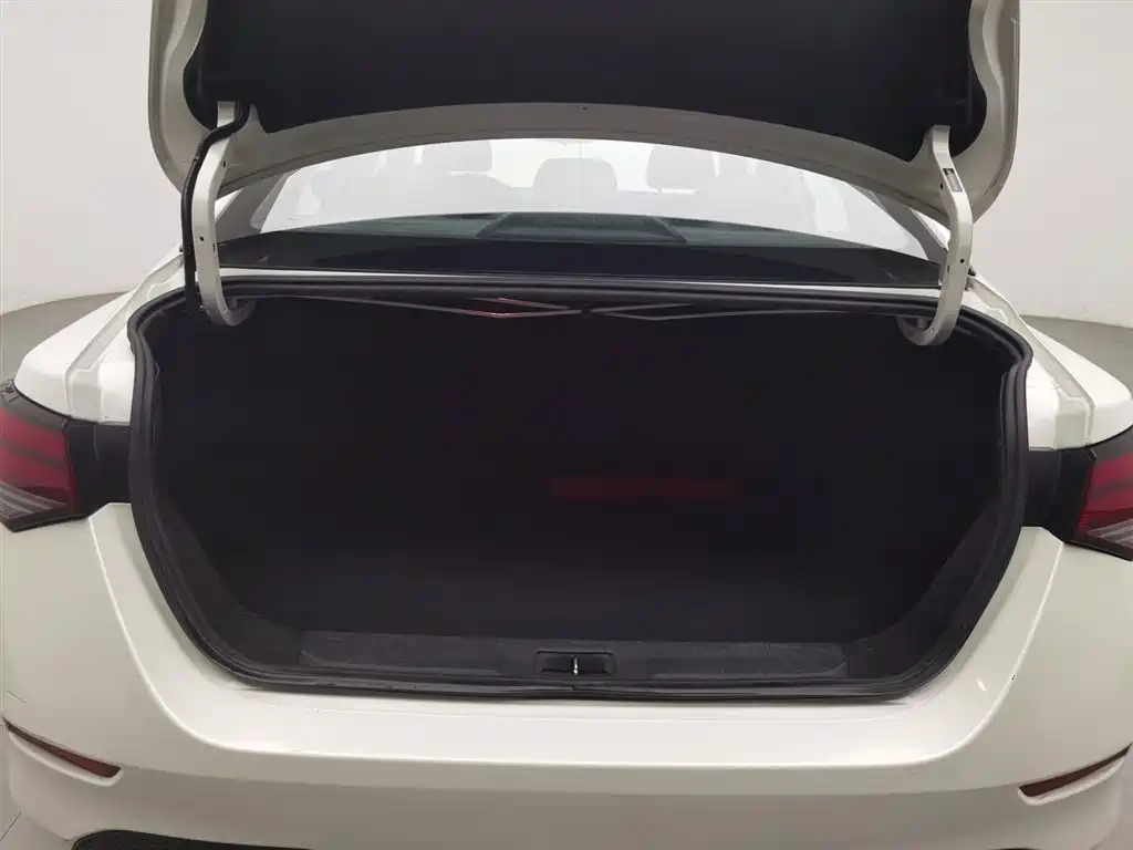 Nissan Sylphy 2020 — фото 16