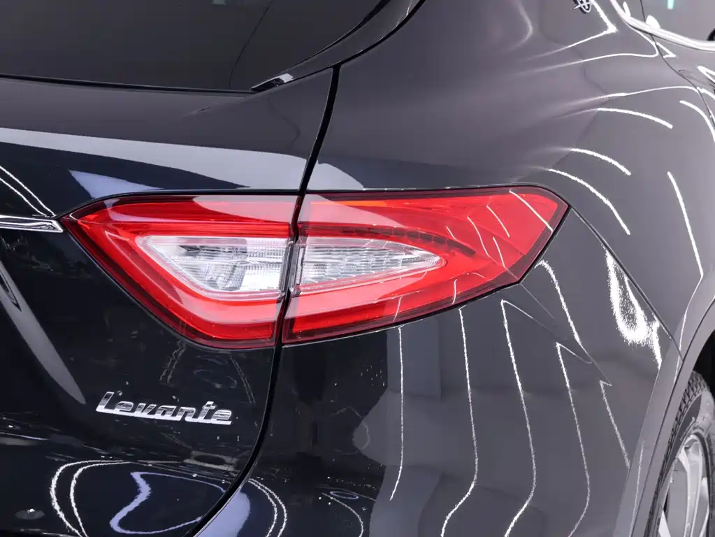 Maserati Levante 2017 — фото 13