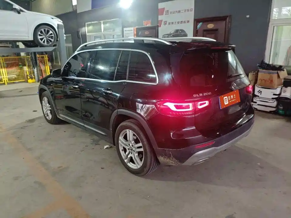 Mercedes-Benz GLB 2021