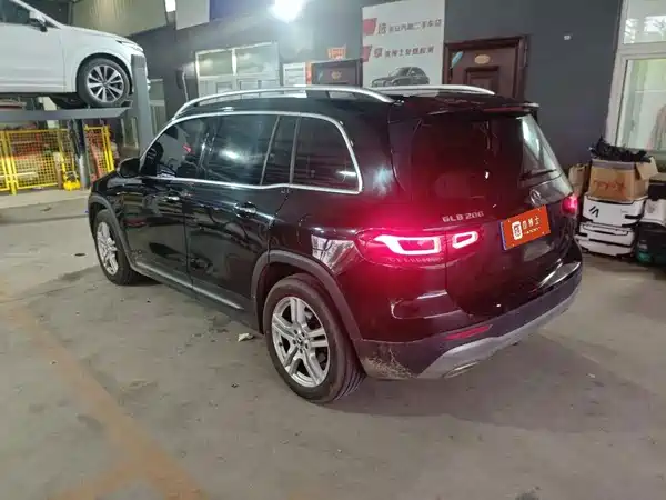 Mercedes-Benz GLB 2021