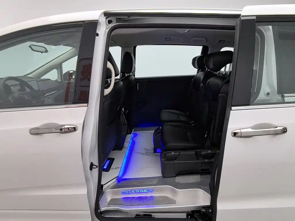 Honda Odyssey 2023 — фото 15