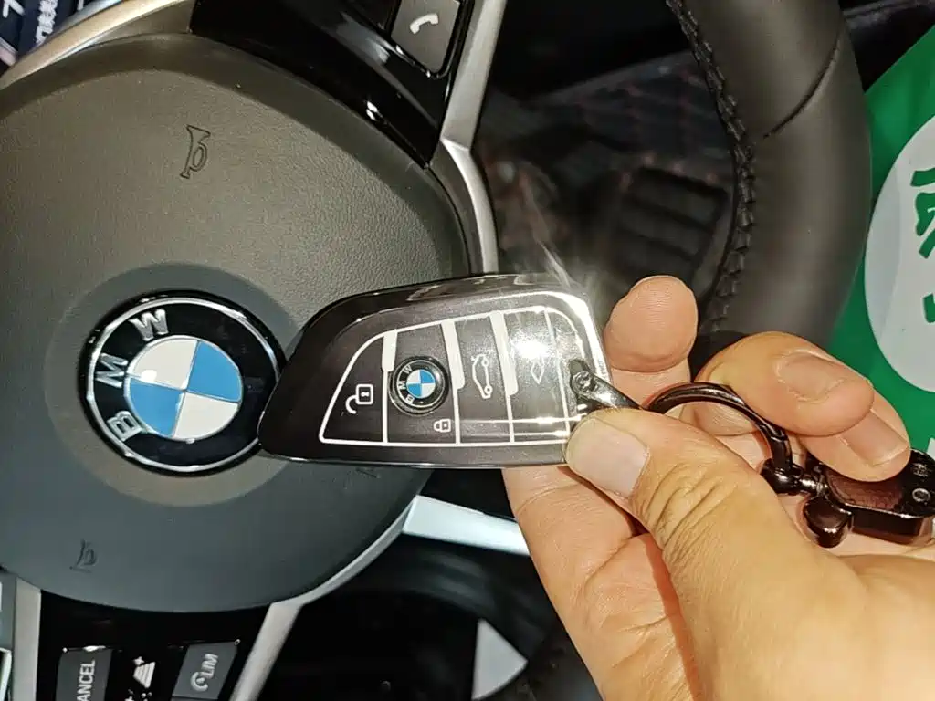 BMW 3 Series 2025 — фото 15