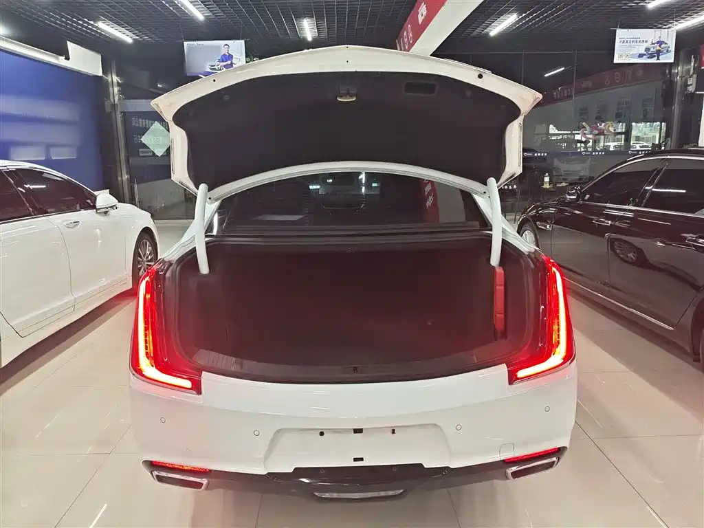 Cadillac XTS 2019 — фото 19