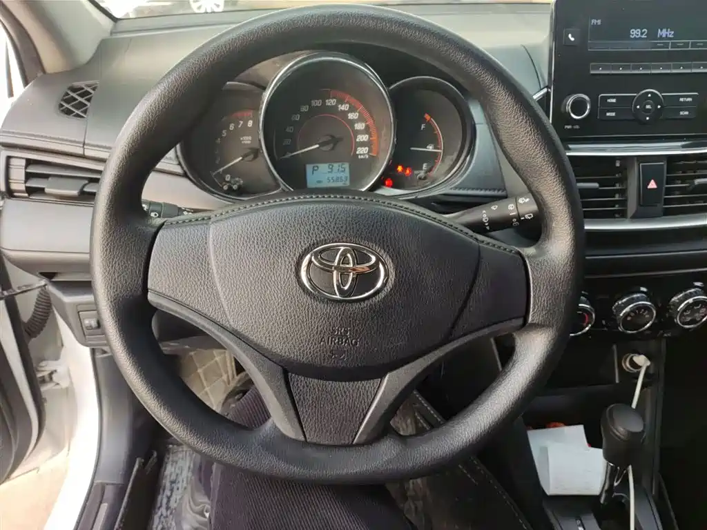 Toyota Yaris L 2021 — фото 11