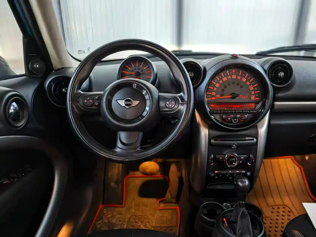 MINI Countryman 2016 — фото 20