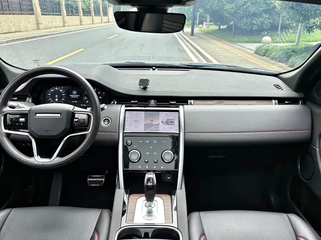 Land Rover Discovery Sport 2023 — фото 8