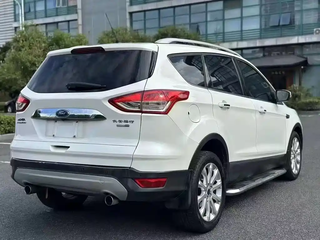 Ford Kuga 2014 — фото 9