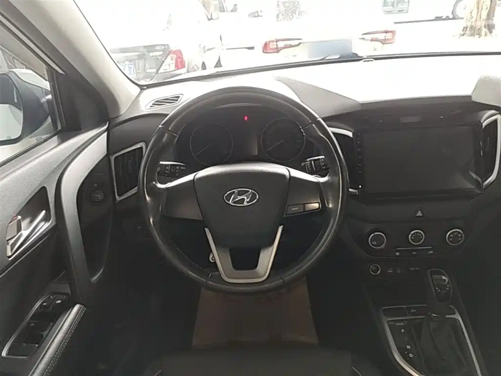 Hyundai ix25 2015 — фото 11