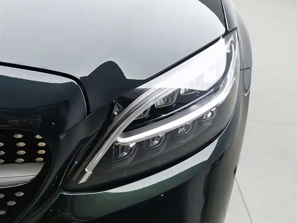 Mercedes-Benz C-Class 2022