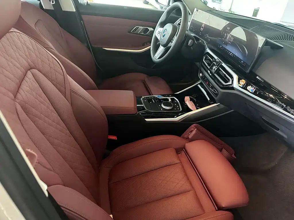 BMW i3 2024 — фото 11