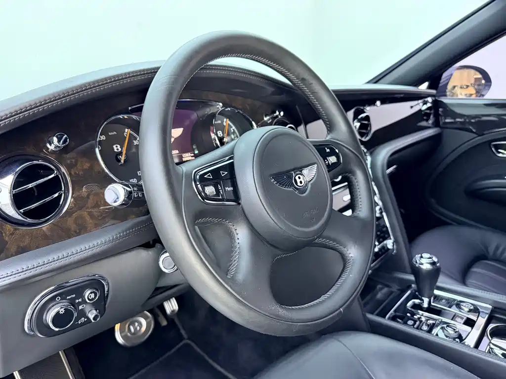 Bentley Mulsanne 2015 — фото 10