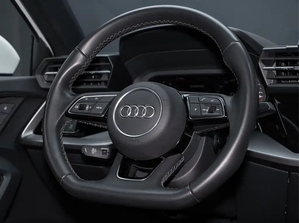 Audi A3 2023 — фото 17