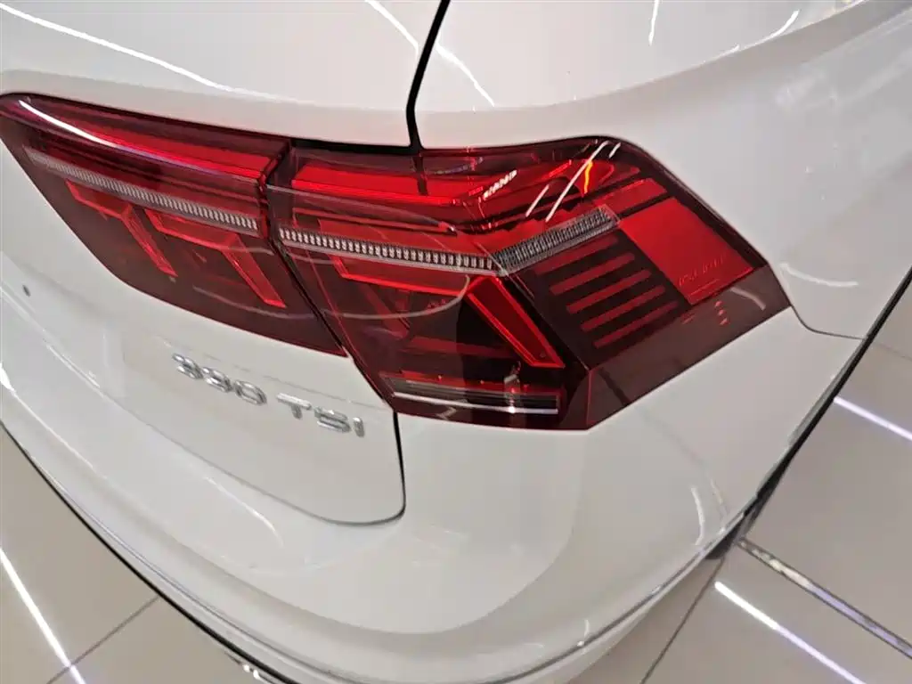 Volkswagen Tiguan L 2022 — фото 8