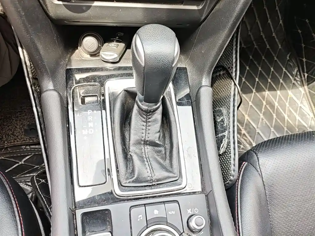 Mazda 3 Axela 2017 — фото 14