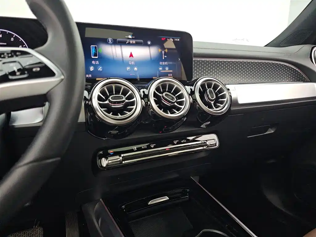 Mercedes-Benz GLB 2023 — фото 12