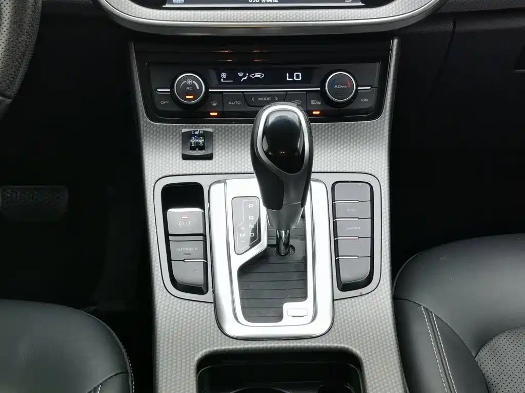 Geely Emgrand GS 2017 — фото 13