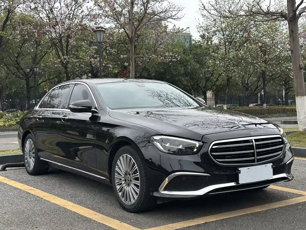 Mercedes-Benz E-Class 2022 — фото 3