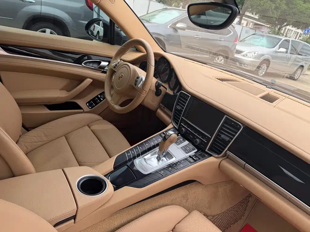 Porsche Panamera 2015 — фото 29
