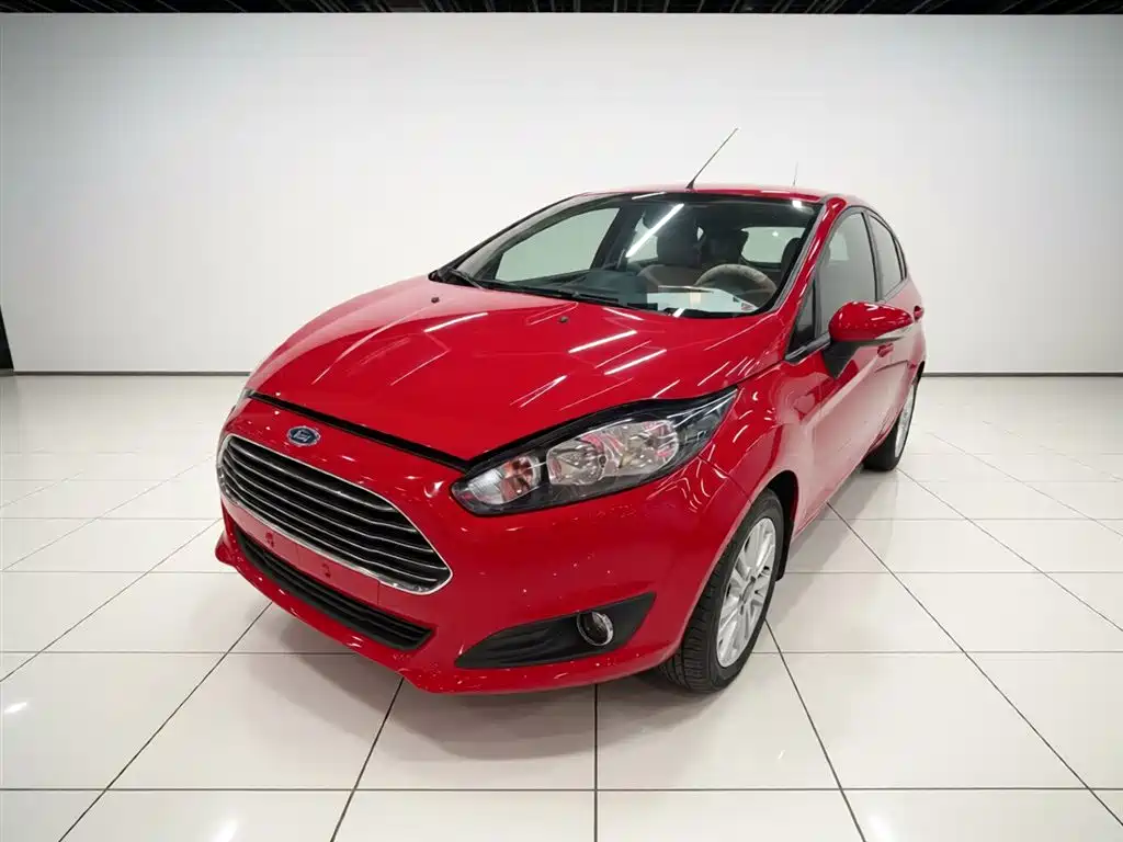 Ford Fiesta 2015 — фото 2