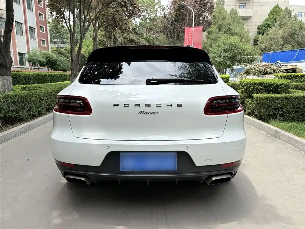 Porsche Macan 2018 — фото 11