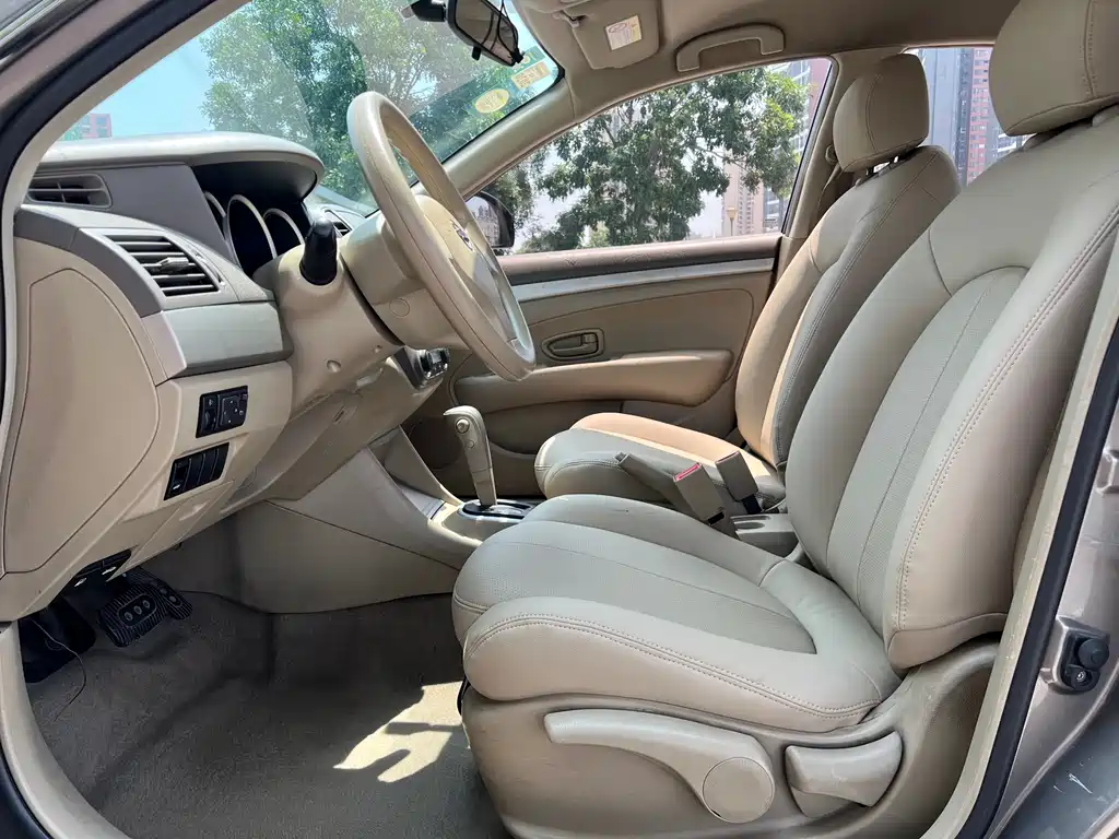 Nissan Sylphy 2012