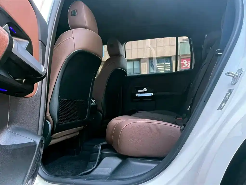 Mercedes-Benz GLB 2025 — фото 10