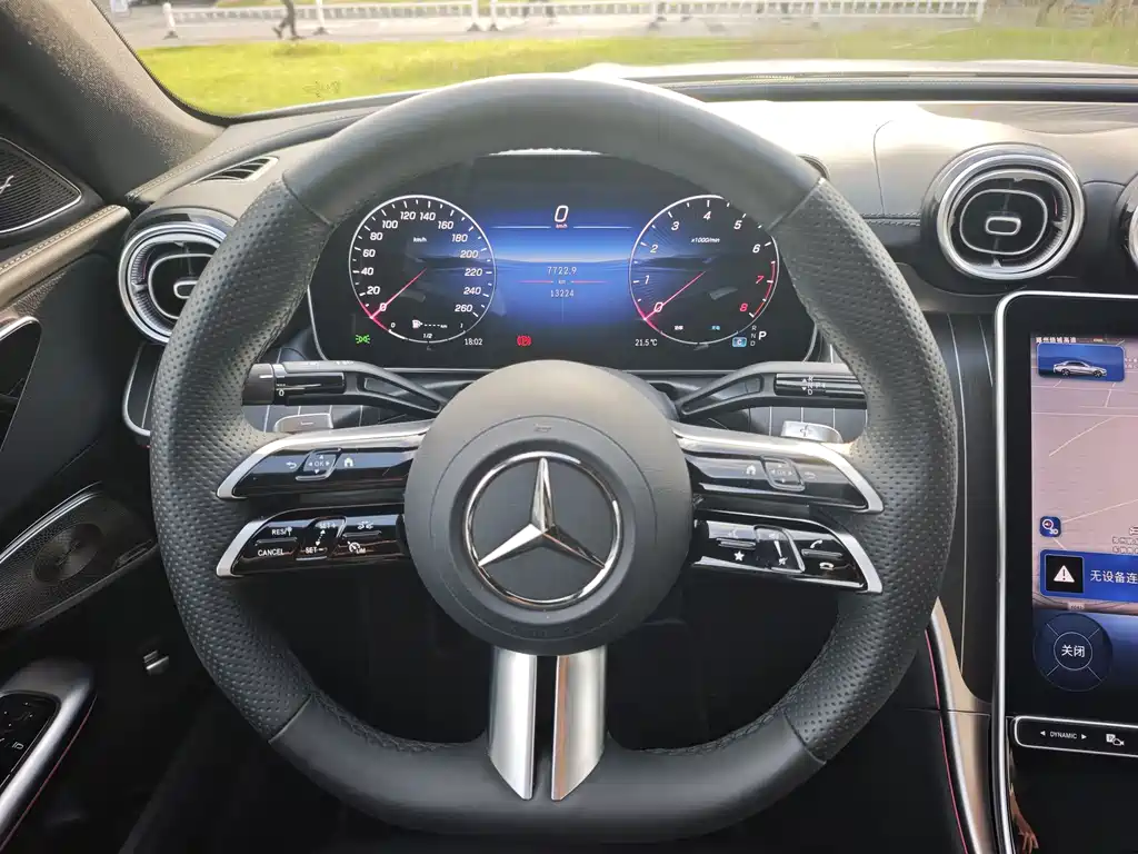 Mercedes-Benz C-Class 2024 — фото 15