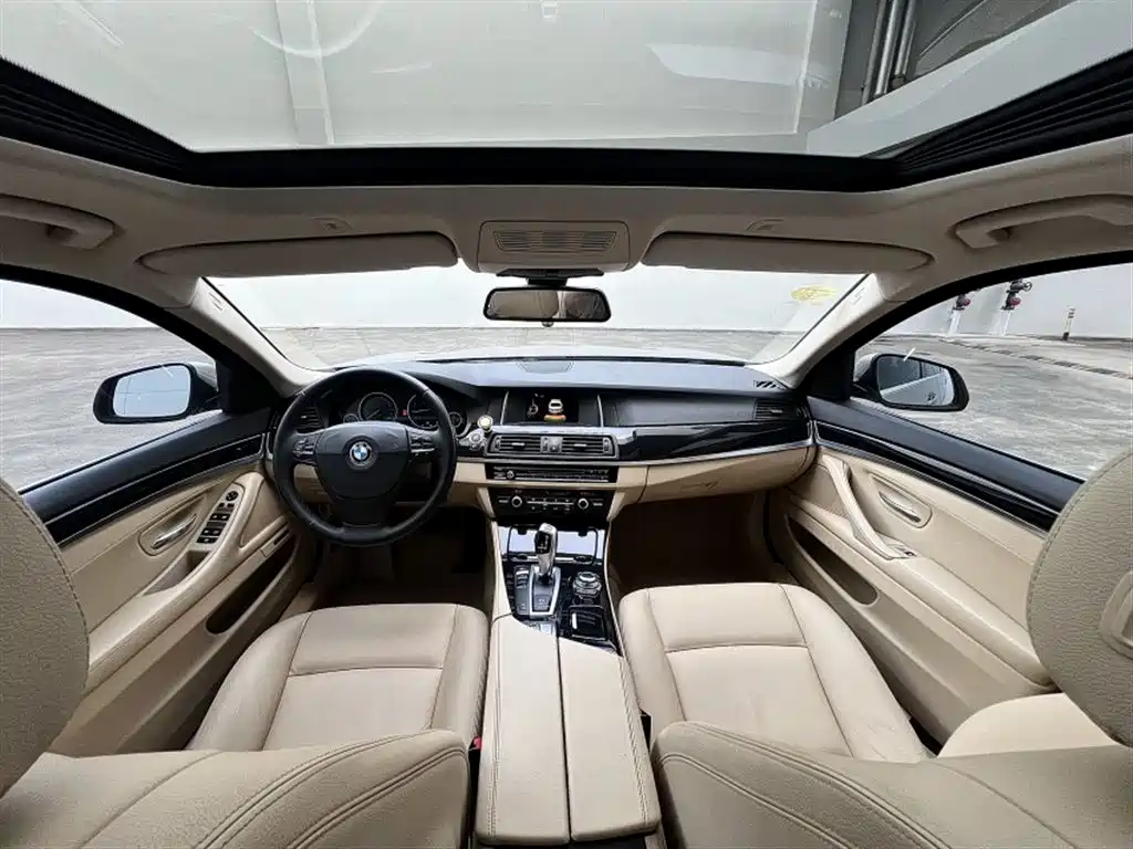BMW 5 Series 2015 — фото 14