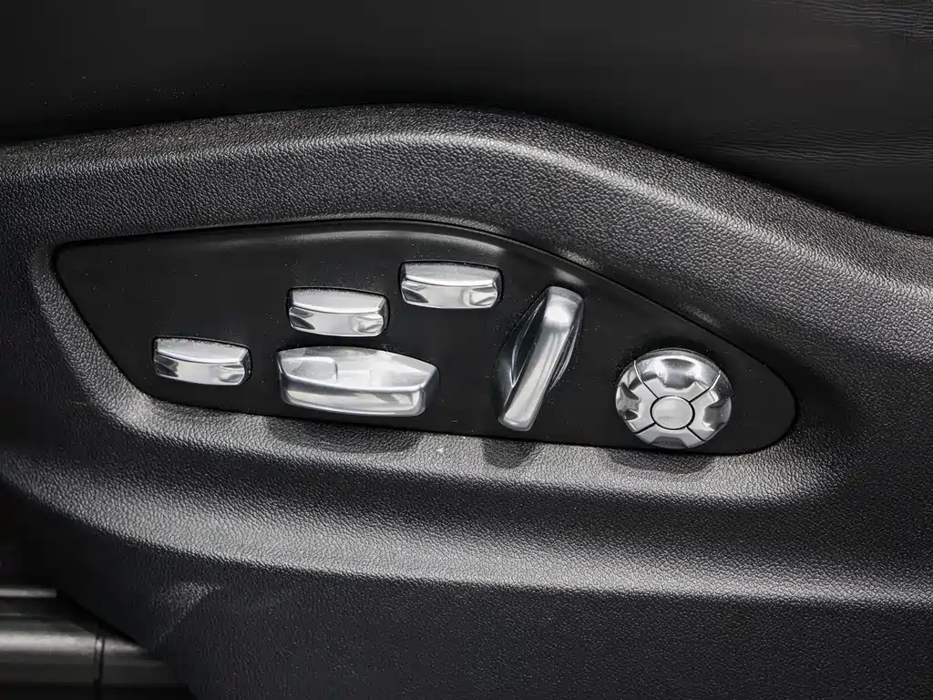 Porsche Cayenne 2020 — фото 24