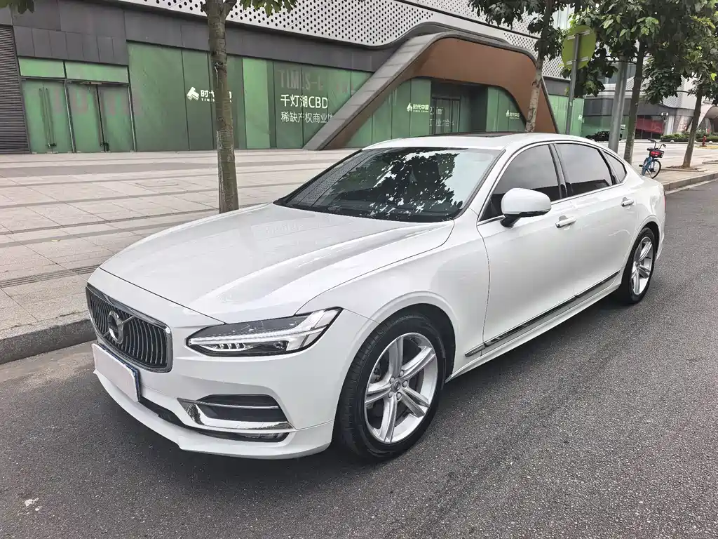 Volvo S90 2018 — фото 1
