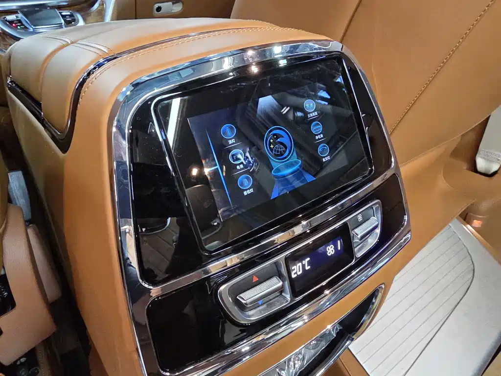 Mercedes-Benz V-Class 2022 — фото 18