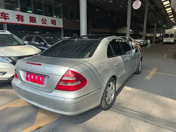 Mercedes-Benz E-Class 2004