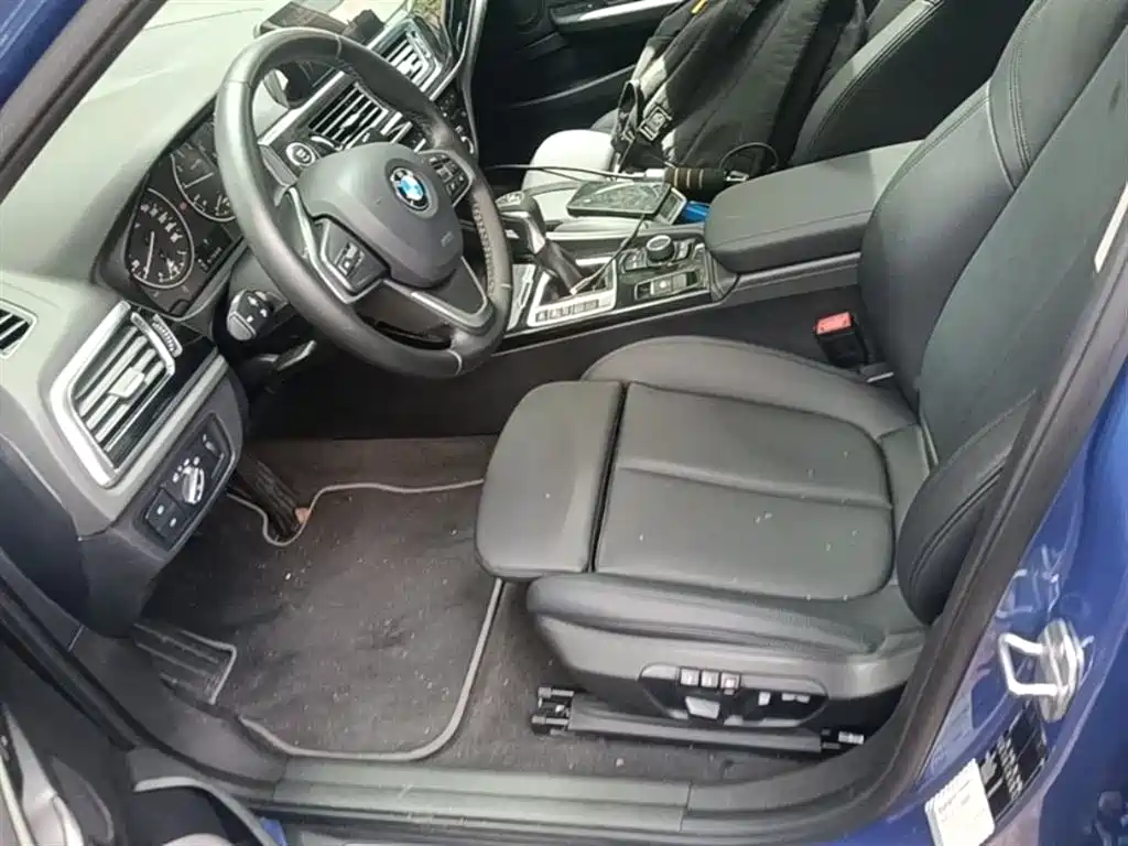 BMW 1 Series 2017 — фото 15