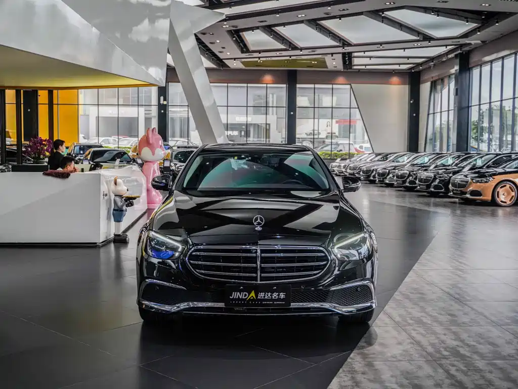 Mercedes-Benz E-Class 2023 — фото 11