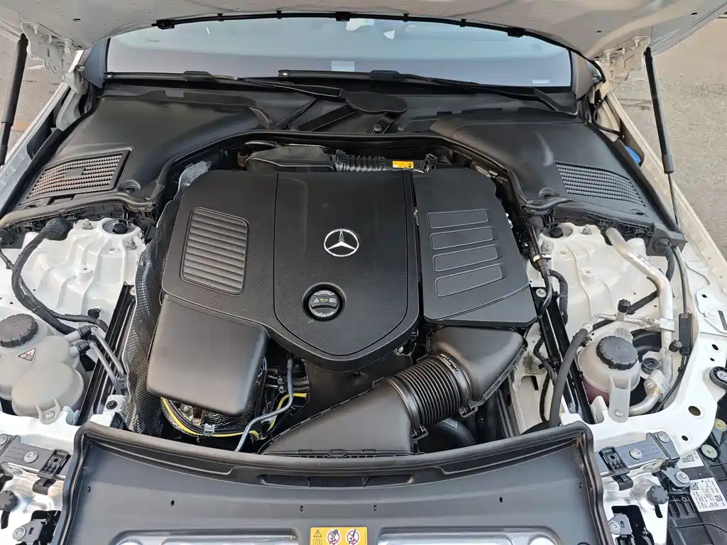Mercedes-Benz C-Class 2024 — фото 14