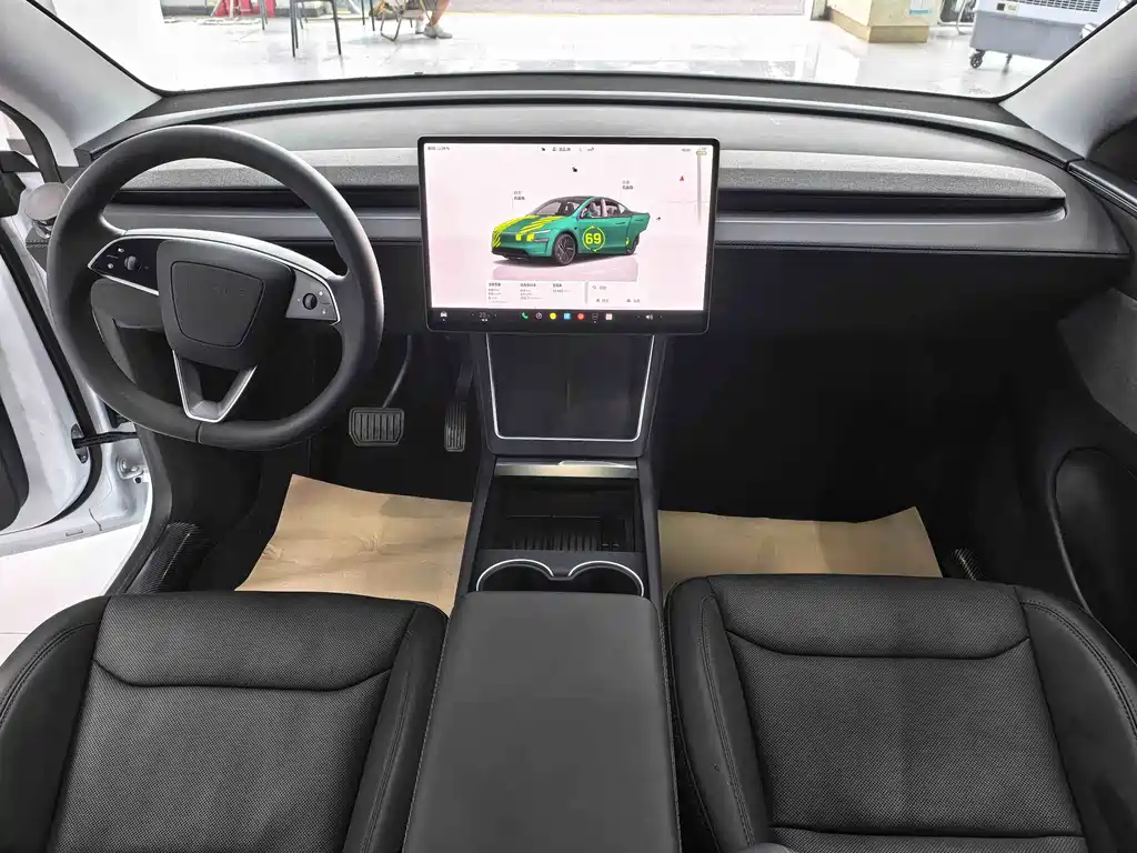 Tesla Model Y 2025 — фото 4