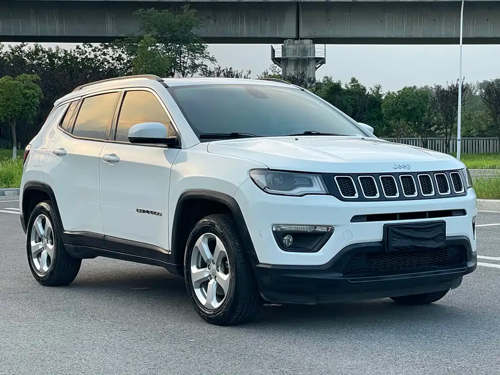 Jeep Compass 2018 — фото 3