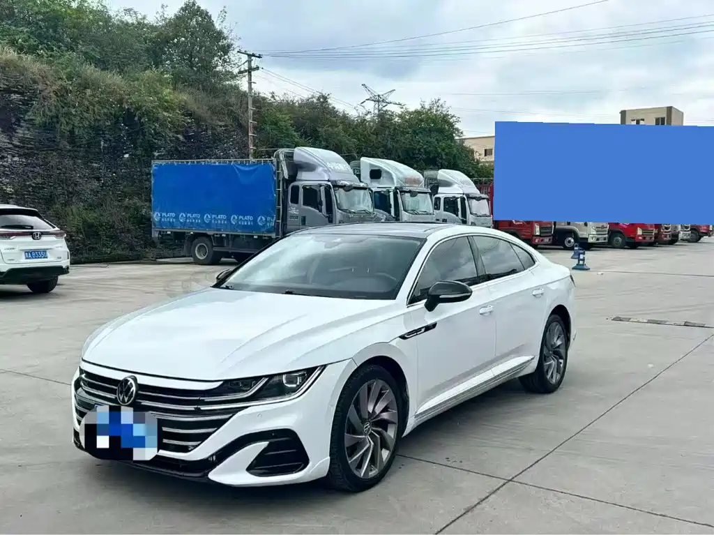 Volkswagen CC 2023 — фото 1