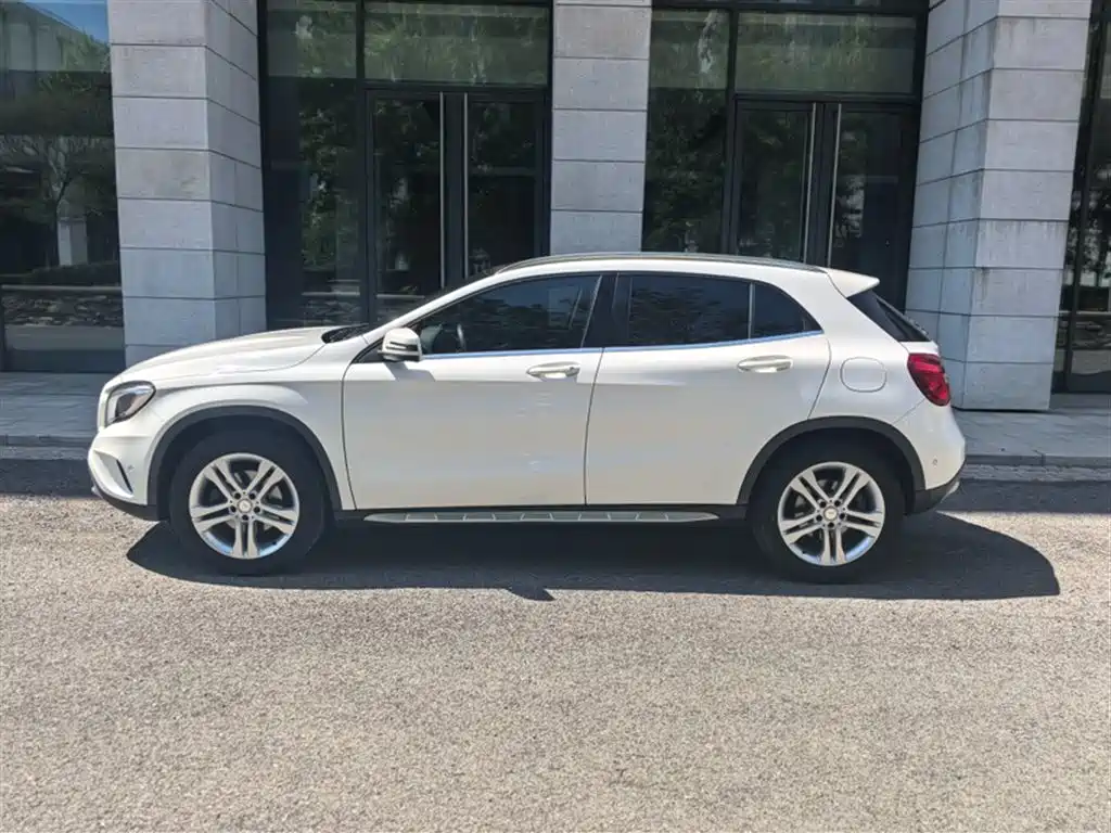 Mercedes-Benz GLA 2016 — фото 11