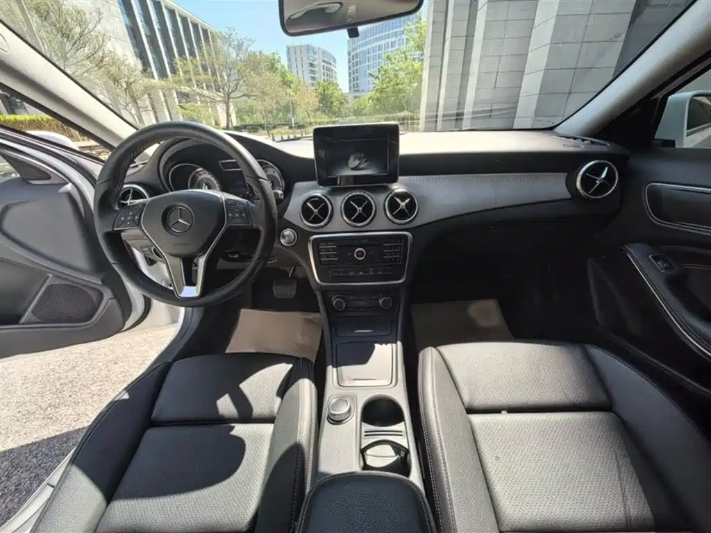 Mercedes-Benz GLA 2016 — фото 15